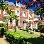 La Gloriette Oda ve Kahvaltı 4*