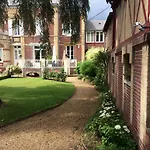Villa La Gloriette Bed & Breakfast 4*
