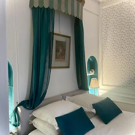 La Gloriette Nocleg ze śniadaniem 4*