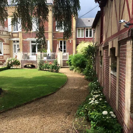 La Gloriette Bed & Breakfast 4*