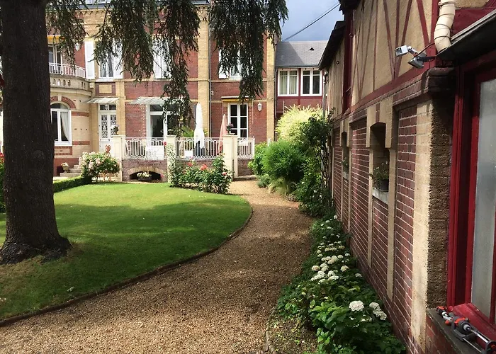 La Gloriette Nocleg ze śniadaniem 4*