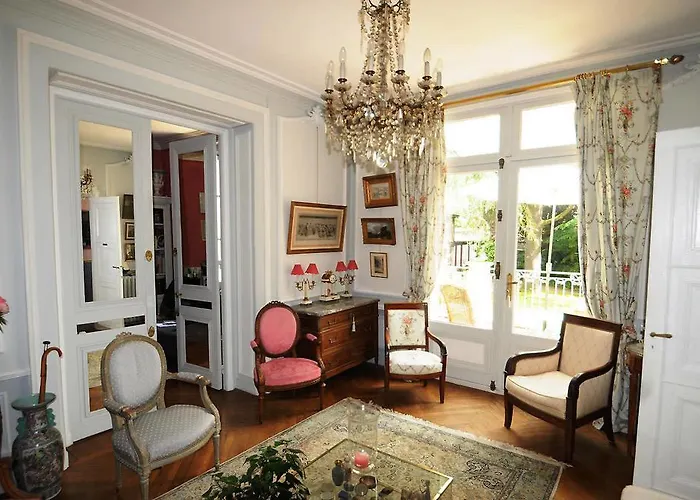 La Gloriette Nocleg ze śniadaniem 4*